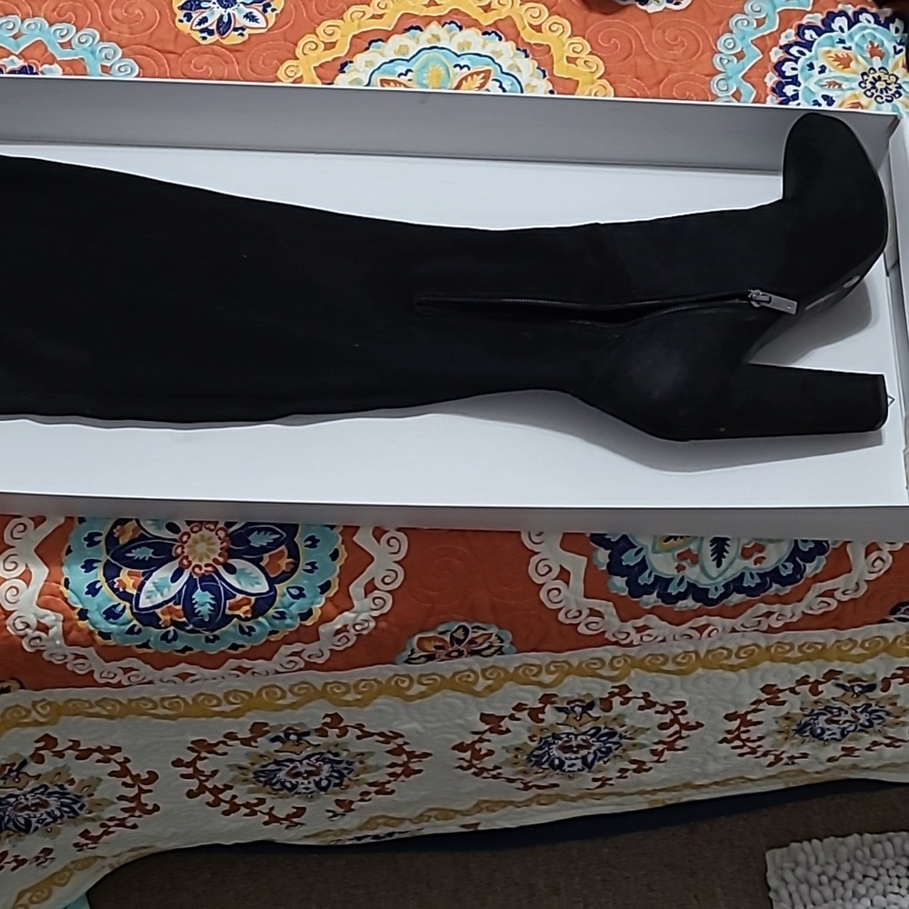 knee heel  black